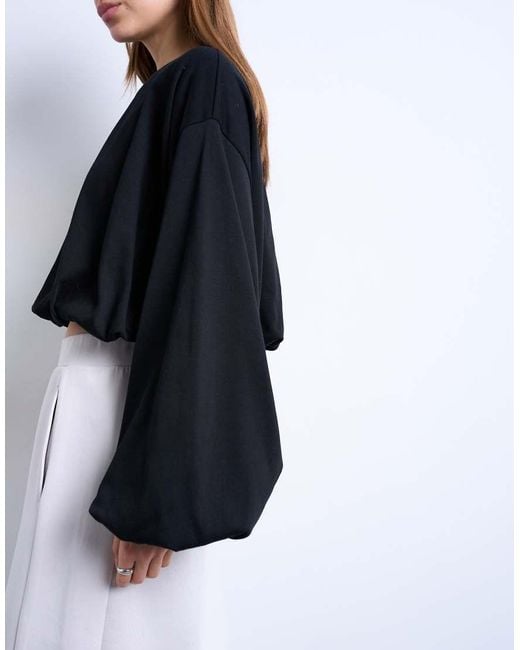 Maglietta A Maniche Lunghe Nera Con Fondo A Palloncino di TOPSHOP in Black