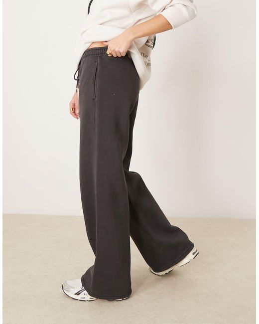 Abercrombie & Fitch Natural Essential Mid Rise Wide Leg jogger