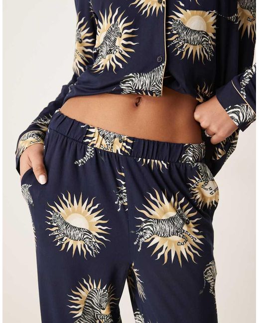Chelsea Peers Natural Poly Long Sleeve Revere Pyjama Set