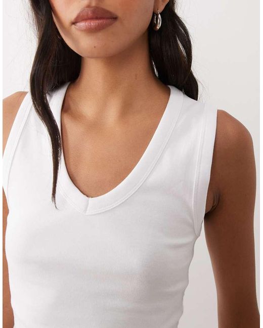 New Look White V-neck Tank Top
