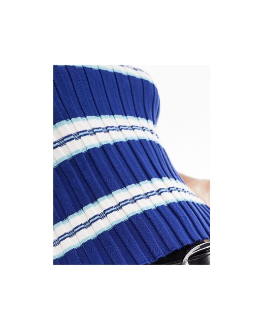 ASOS Blue – knapp geschnittenes strick-t-shirt mit rundhalsausschnitt und streifenmuster