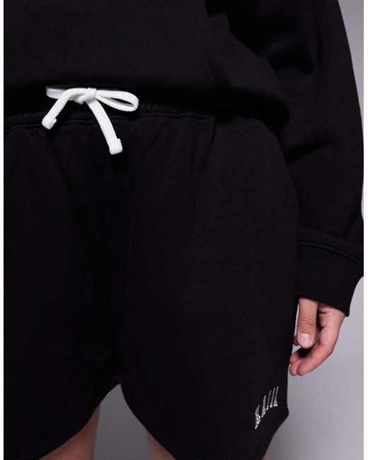 Plus di Kaiia in Black