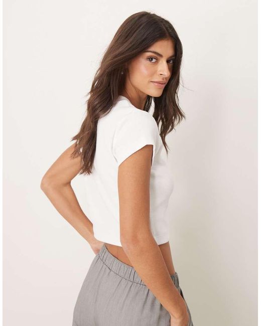 T-Shirt Taglio Corto Bianca Con Logo A Monogramma di Calvin Klein in White