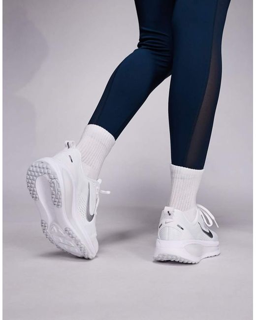 Nike Blue Vomero 18 Trainers
