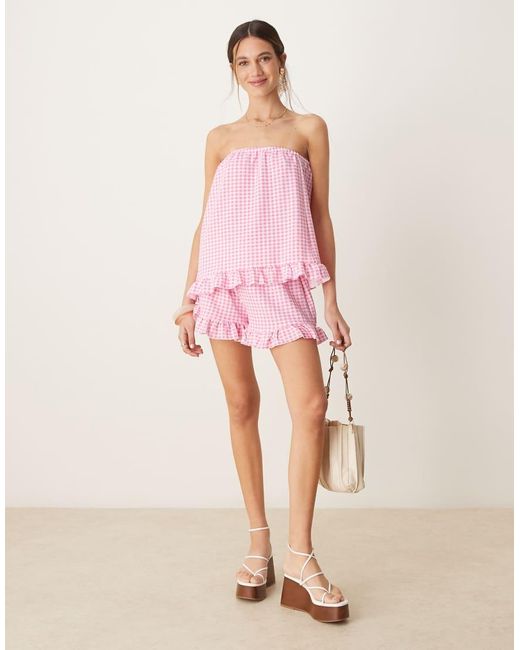 Top A Fascia A Quadretti Con Volant Sul Fondo di ASOS in Pink