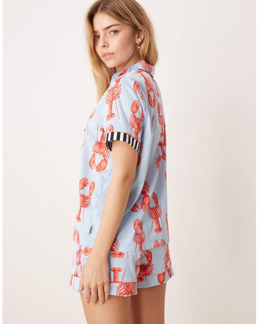 Ensemble en satin imprimé homards avec short et chemise à manches courtes et revers Chelsea Peers en coloris White