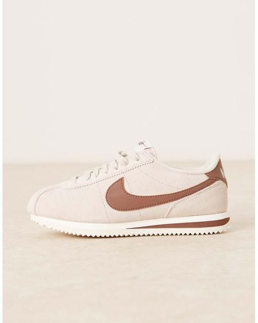 Zapatillas De Deporte Y Marrones De Ante Cortez Suede De -Neutro Nike de color Natural