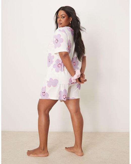 Pijama De Camiseta Extragrande Y Pantalones Cortos Con Estampado De Flores De Asos Design Curve-Verde ASOS de color Pink