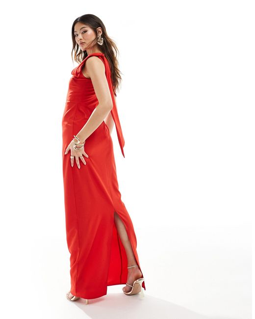 Vestito lungo monospalla acceso con drappeggio di Vesper in Red