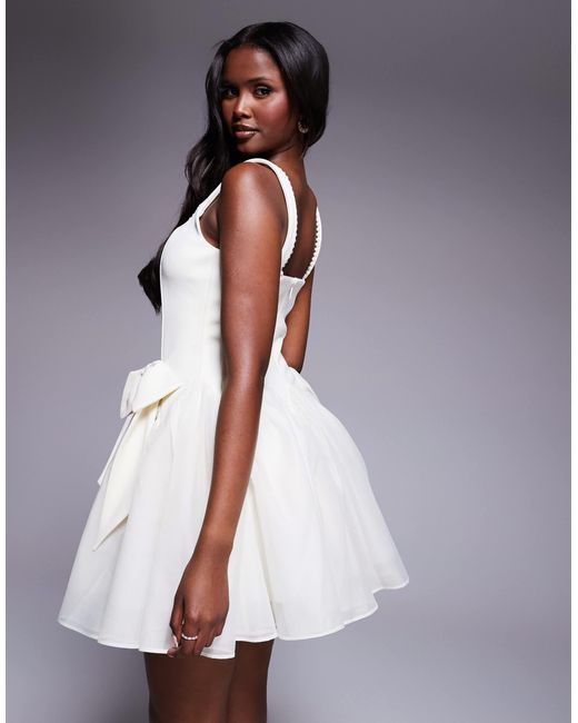 Robe courte ornée ASOS en coloris Purple