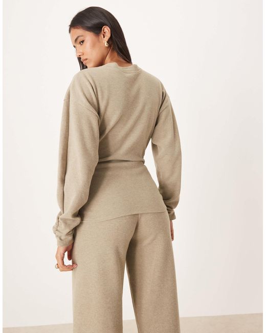 ASOS Natural – langärmliges, tailliertes t-shirt