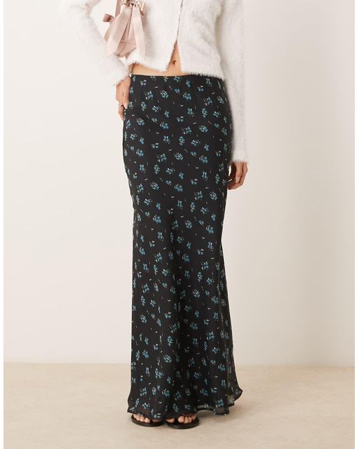 Falda Larga De Corte Al Bies Con Estampado De Chifón De ASOS de color Natural