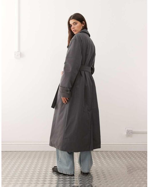 Weekday Oversized Gewatteerde Trenchcoat in het Gray