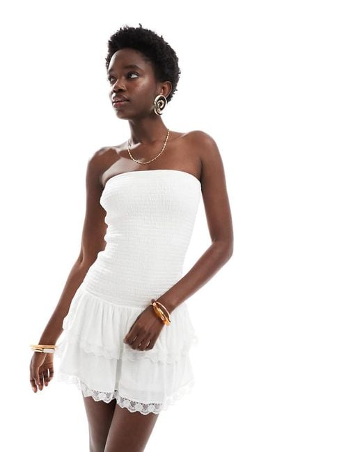 Vestito Corto A Balze Écru A Fiori Con Volant E Finiture di Bershka in White
