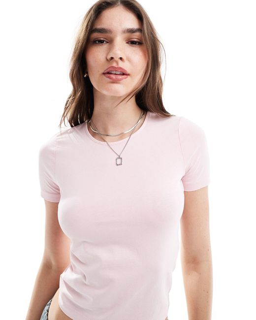 Camiseta corta rosa lavado entallada ASOS de color White