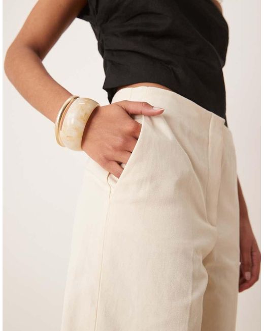 Pantalones Cortos De Sastre De Tejido Efecto Lino De -Neutro Mango de color Natural