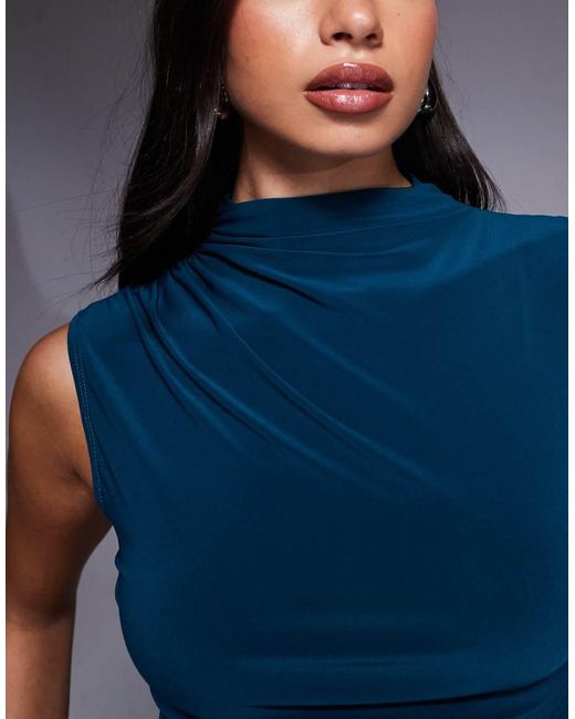 ASOS Geplooide Top Van Gladde Stof Met Hoge Hals En Asymmetrische Zoom in het Blue