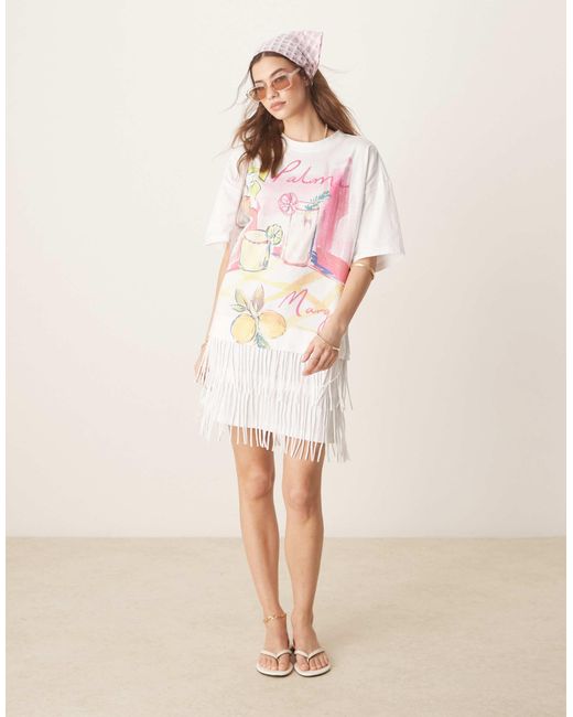 ASOS White – kurzes bedrucktes t-shirt-kleid mit fransen