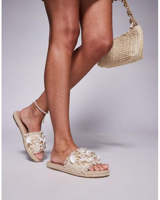 Sandalias Beis Estilo Alpargatas Con Adornos De Conchas Y Perlas De -Neutro South Beach de color Multicolor