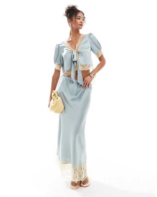 Top Con Lazada En La Parte Delantera De Satén Y Encaje De (Parte De Un Conjunto) ASOS de color Blue