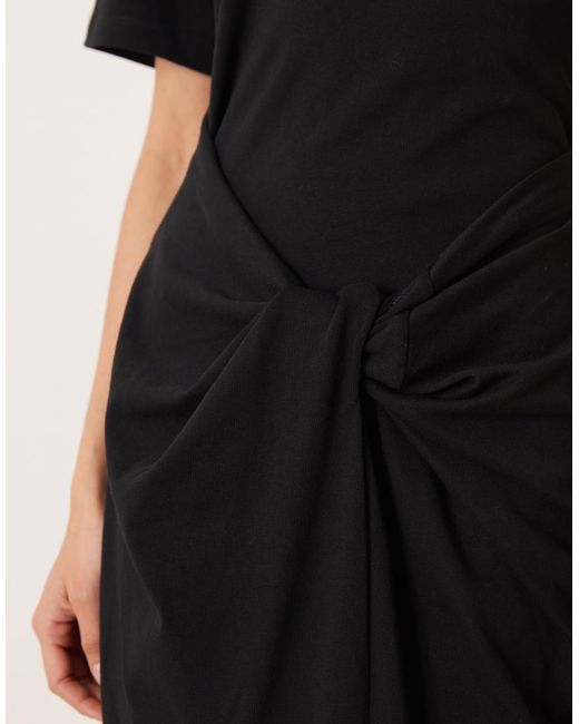 Circular Design Collection di ASOS in Black