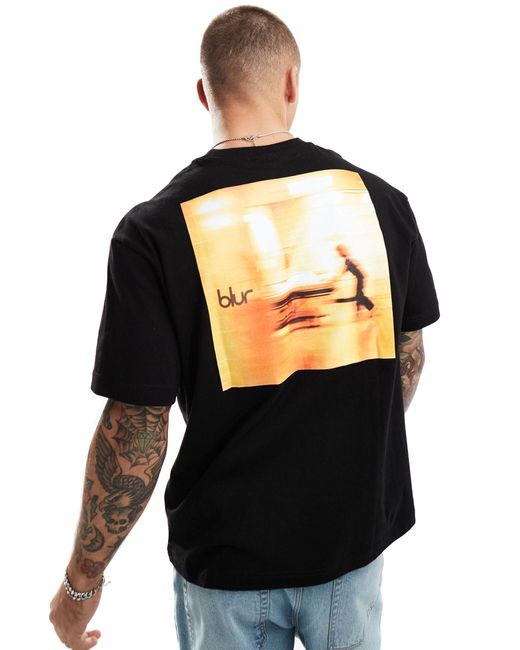 T-shirt nera con stampa blur sulla schiena di Bershka in Black da Uomo