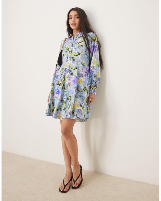 Robe chemise courte à ourlet fluide et imprimé fleuri - bleu Y.A.S en coloris Blue