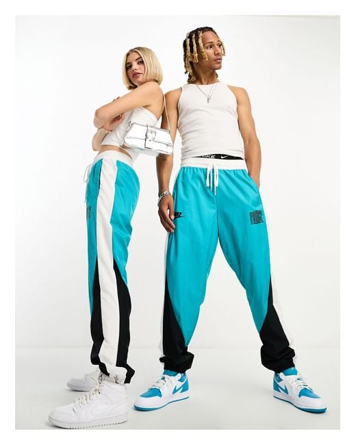 Starting five - joggers unisex di Nike Basketball in Blue