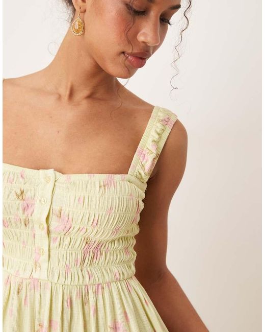 Vestito Corto A Balze Verde A Fiori Arricciato Con Scollo Squadrato E Inserti di ASOS in Natural