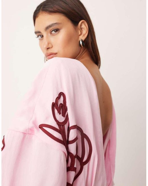 ARRANGE Moderne Nette Maxi Jurk Met Geborduurde Lineaire Bloemen in het Pink