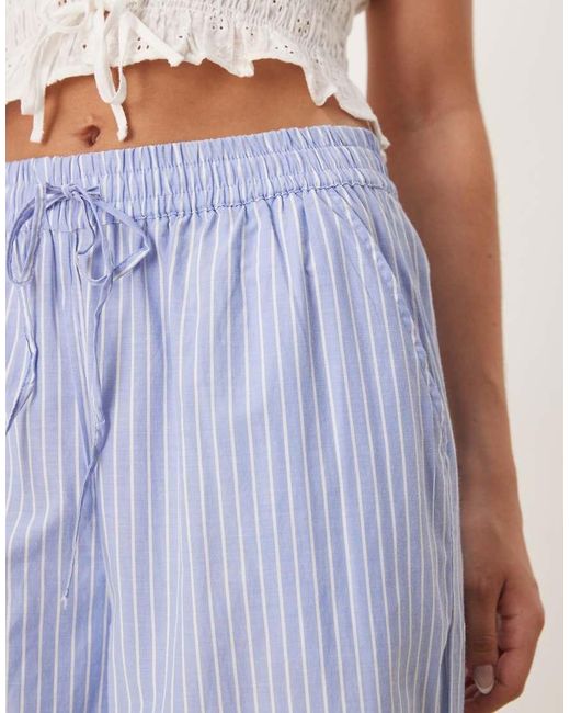 Pantaloni Dad Fit A Vita Alta Con Risvolti Sul Fondo A Righe di Vila in Blue