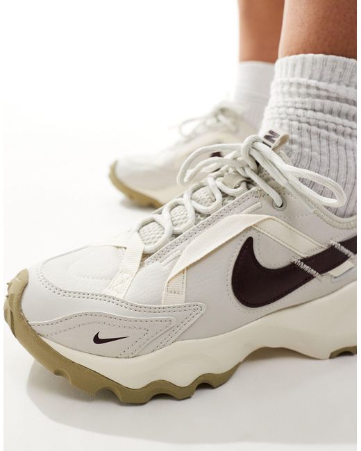 Nike White Tc 7900 Sneakers