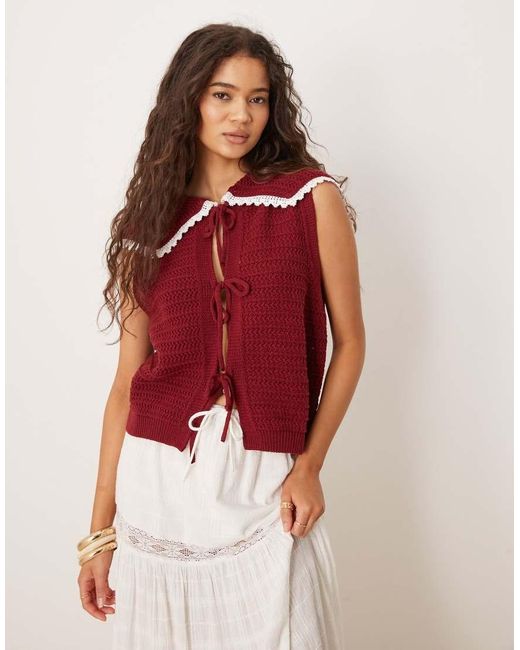Gilet Minimal Color Ciliegia di ASOS in Red