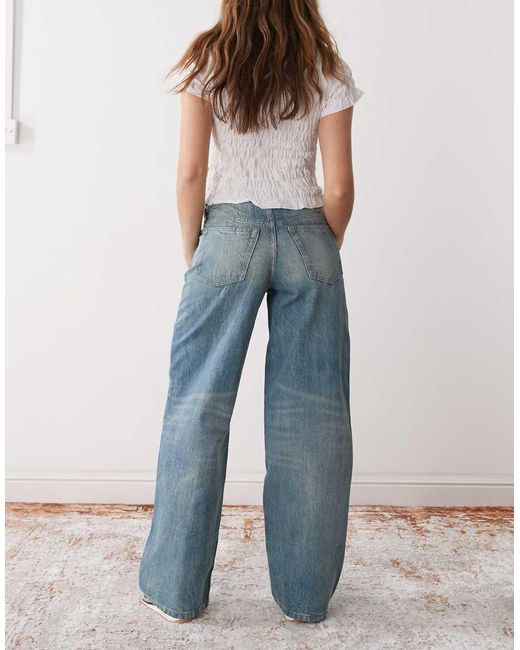 Ample di Weekday in Blue