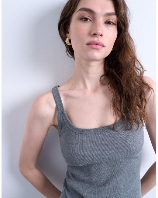 Débardeur côtelé ajusté à bretelles et encolure dégagée - foncé chiné TOPSHOP en coloris Blue