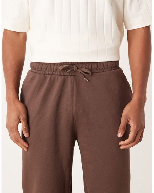 Joggers Marrones Básicos De Pernera Recta De ASOS de hombre de color White