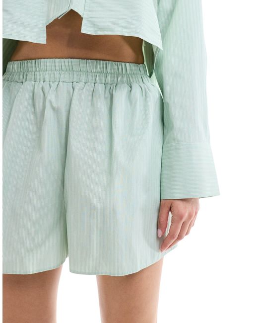 Pantalones cortos verde salvia a rayas estilo bóxer Miss Selfridge de color Green