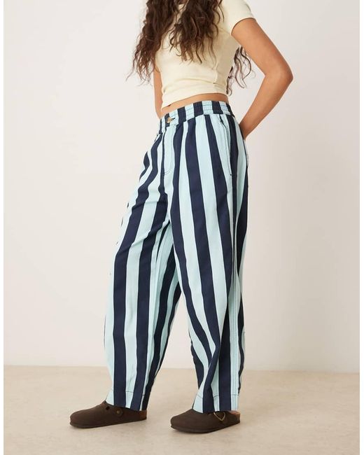 Pantalones Azul Marino A Rayas Veraniegas Sin Cierres De Pernera Barrel De ASOS de color Multicolor