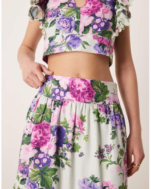 Falda Semilarga Escalonada Con Estampado Floral Y Ribete Festoneado De (Parte De Un Conjunto)-Morado Hope & Ivy de color Pink