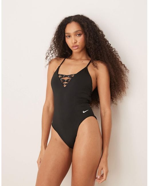 Nike - sneakerkini 2.0 - maillot 1 pièce avec bretelles croisées dans le dos Nike en coloris Black