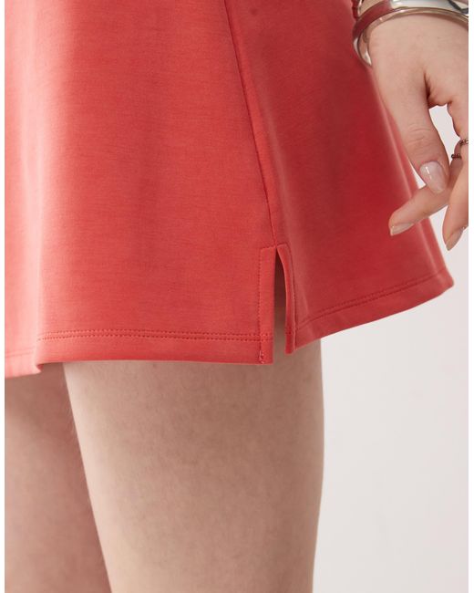 Mini-jupe trapèze Collusion en coloris Red