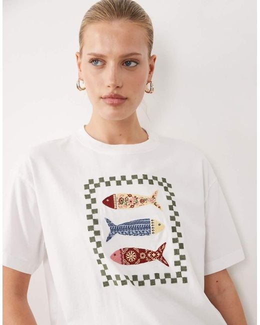 Abercrombie & Fitch White Oversized Embroidered Fish Graphic T-shirt