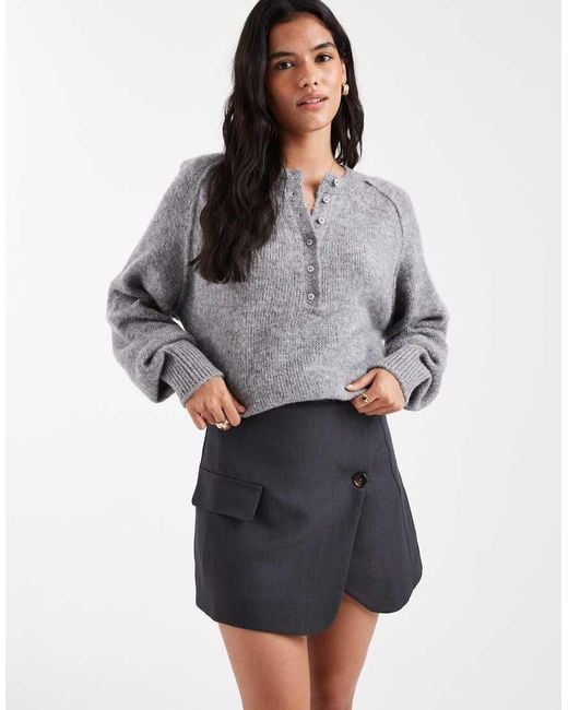 Minifalda Cruzada Con Botón Y Detalle De Bolsillo De ASOS de color Gray