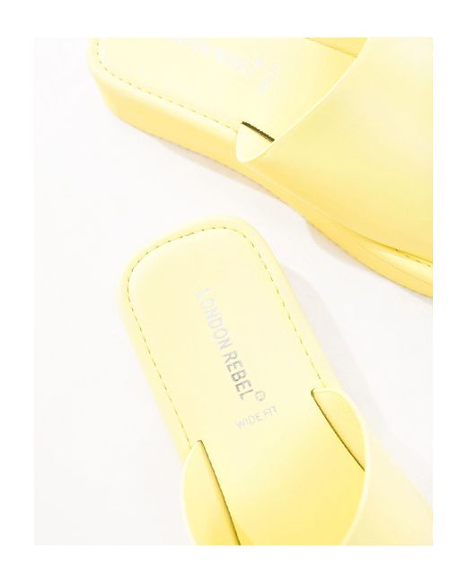 London rebel wide fit - sandali flatform a pianta larga stile anni novanta con punta quadrata gialli di London Rebel in Metallic