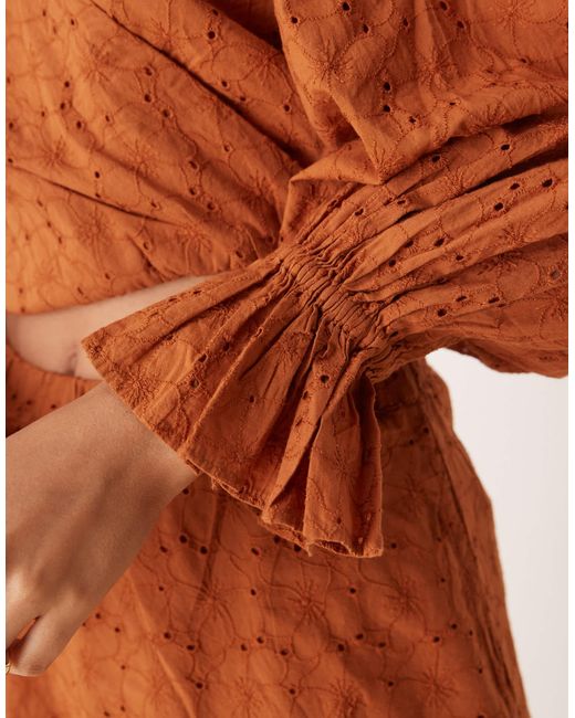 Top cache-cœur d'ensemble ASOS en coloris Brown