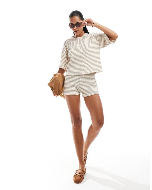 Top Oversize Con Bottoni E Design Cut And Sew di ASOS in White