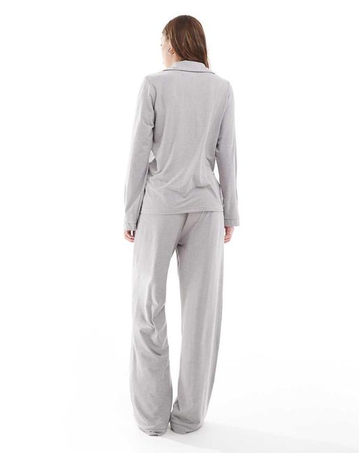 Loungeable Pyjamaset Van Superzachte Jersey Van Top Met Reverskraag En Broek Met Wijde Pijpen En Biezen in het Gray