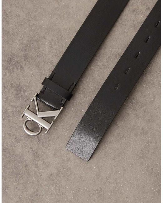 Cintura Nera Con Fibbia A Forma Di Logo di Calvin Klein in Gray da Uomo