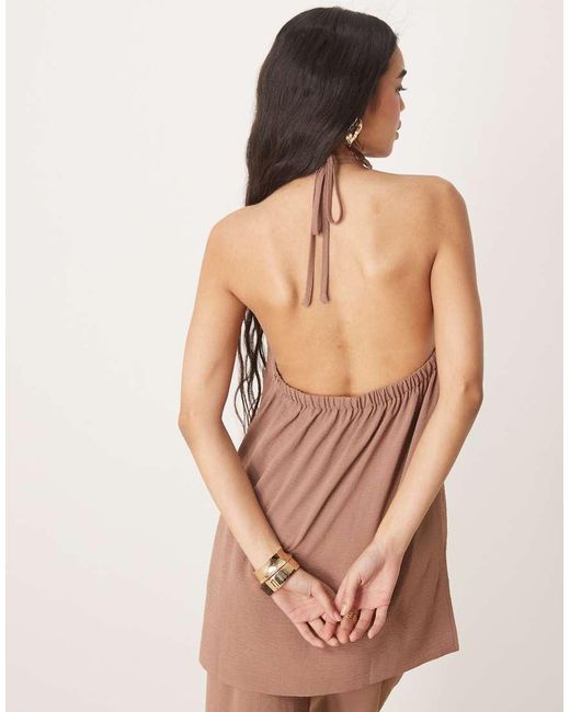 Top Sartoriale Allacciato Al Collo Vaporoso Color Mocha di ASOS in Brown