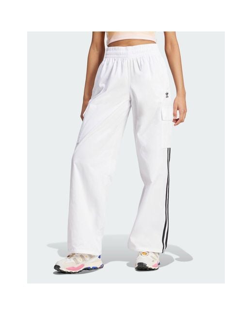Pantaloni cargo bianchi con 3 strisce di Adidas Originals in White